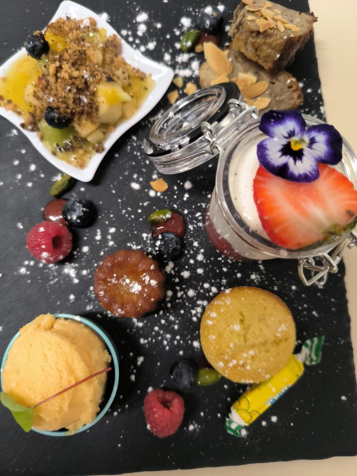 Chateau D'Arance Hotel Restaurant Espace Bien-Etre Cette-Eygun Bagian luar foto