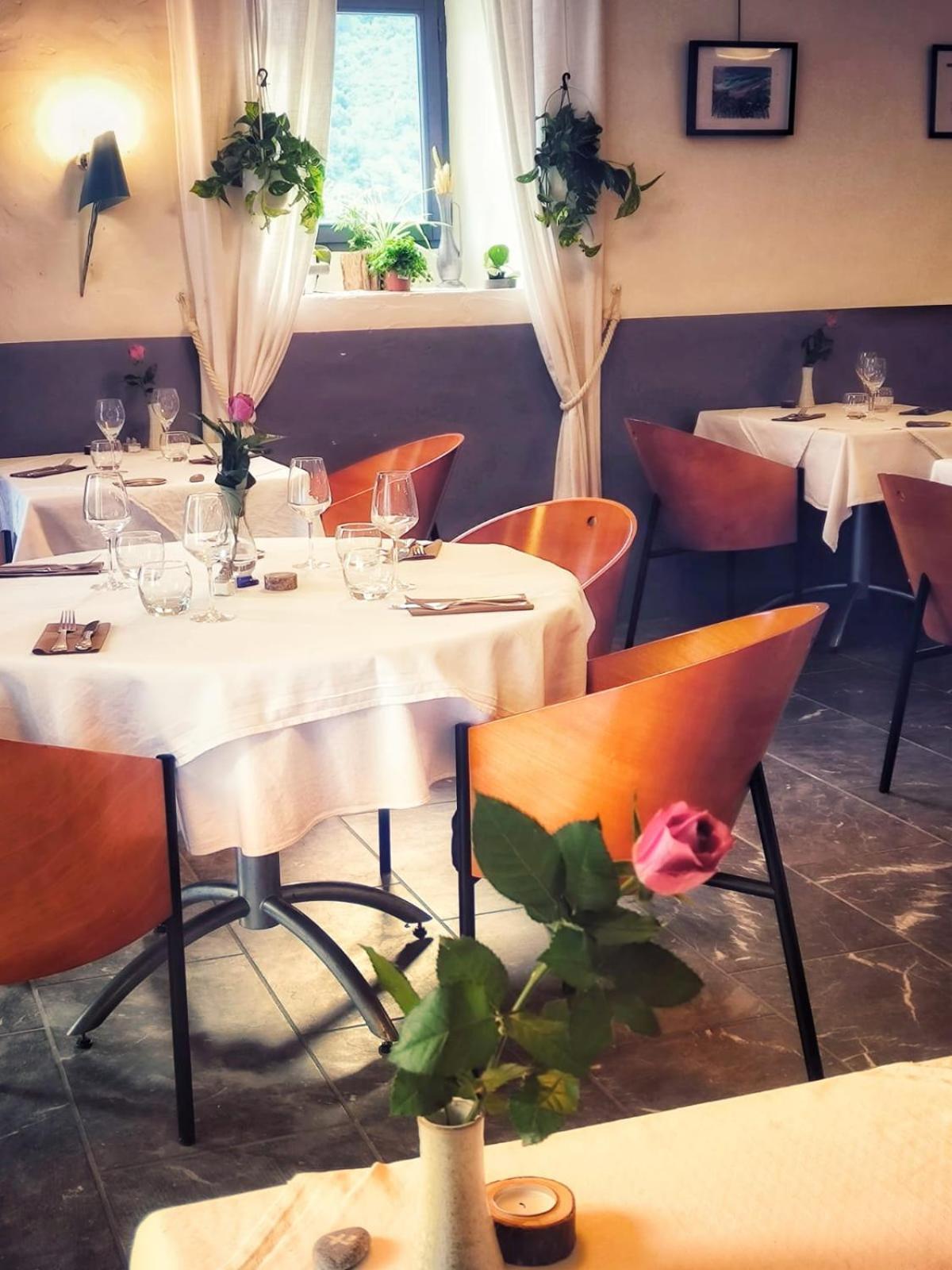 Chateau D'Arance Hotel Restaurant Espace Bien-Etre Cette-Eygun Bagian luar foto